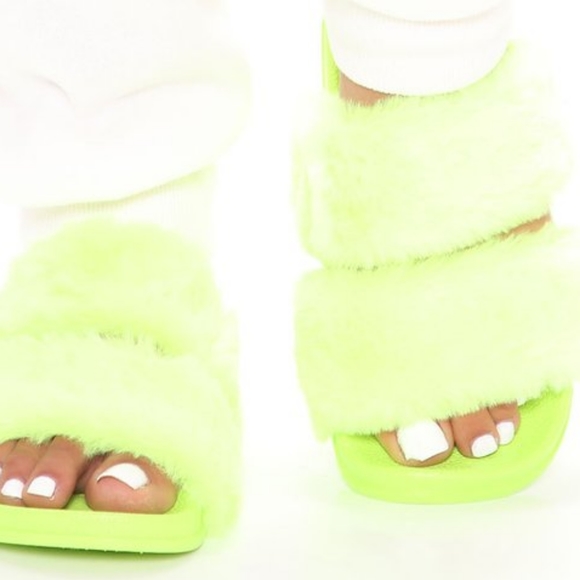 New neon fashion nova furry slides - Picture 4 of 5